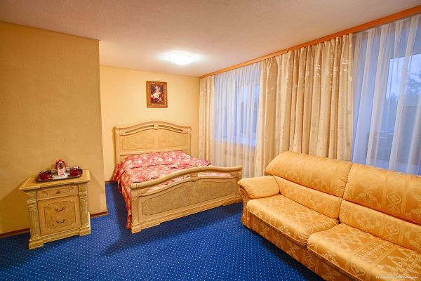 POLET HOTEL SURGUT (Surgut)